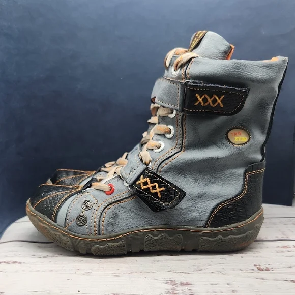 TMA Eyes Winter Strappy Boots Gray Women’s Size 6.5 - Picture 2 of 11
